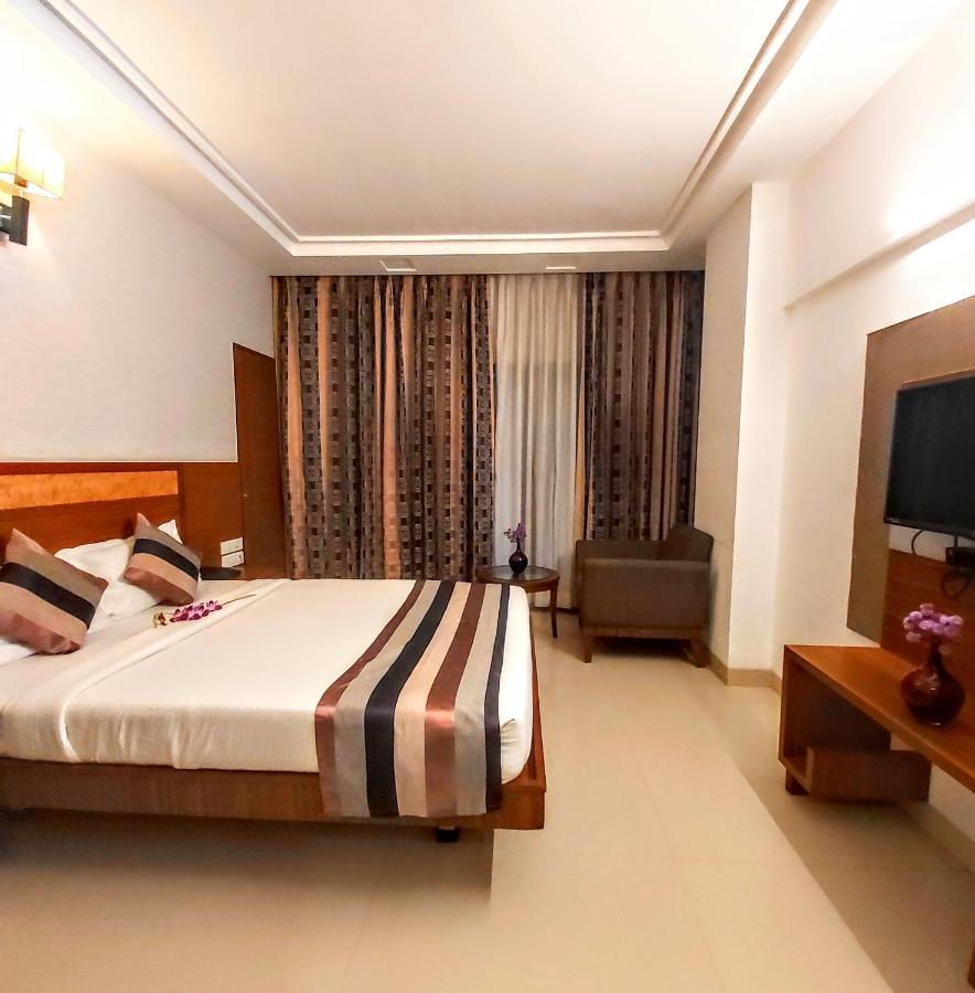 Quality Inn Mint Pune Exterior foto